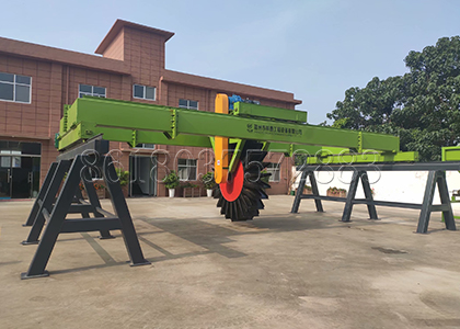 large scale wheel type compost turning machine