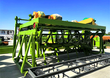 Groove type agricultural waste compost turner